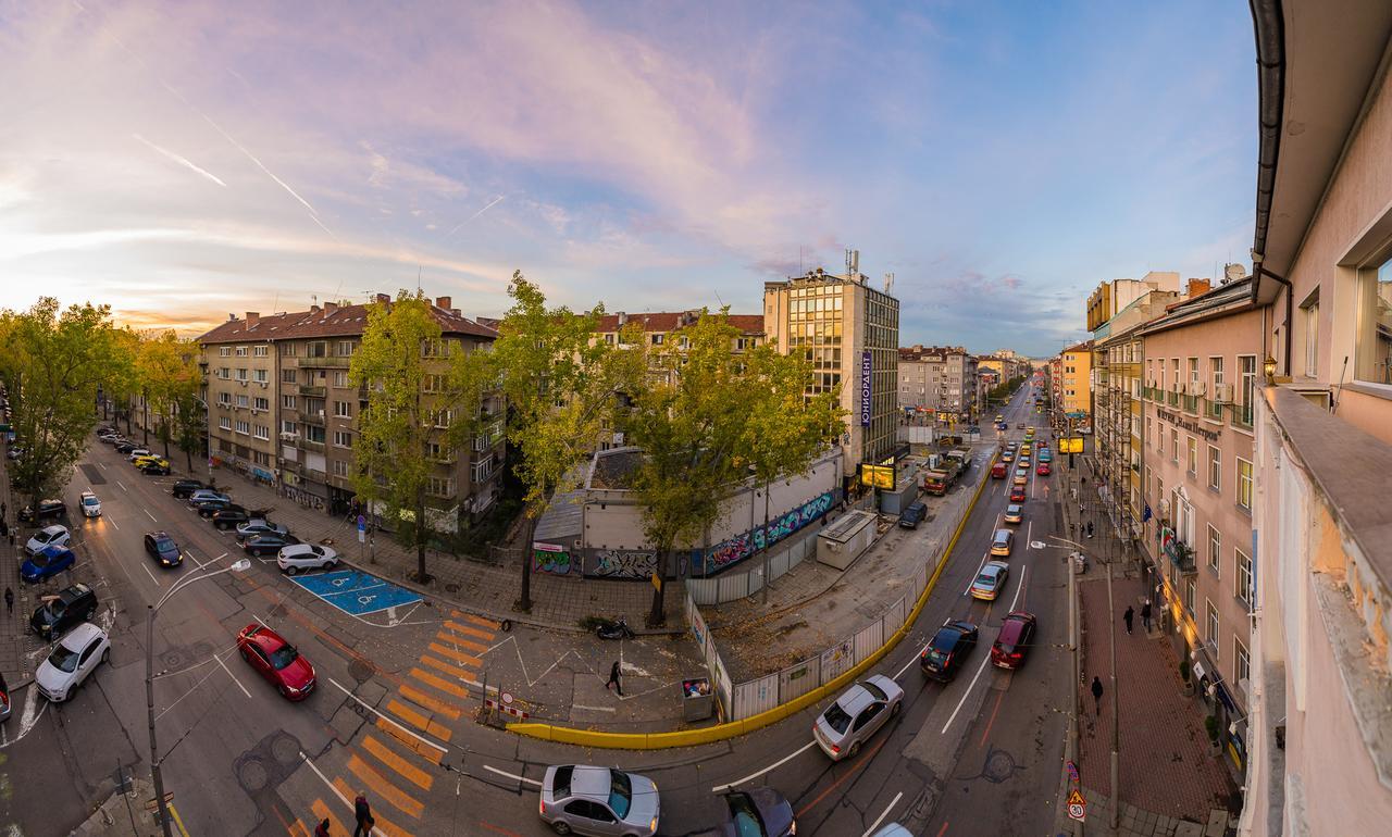 Unique Atmosphere With Golden Standard Design Sofia