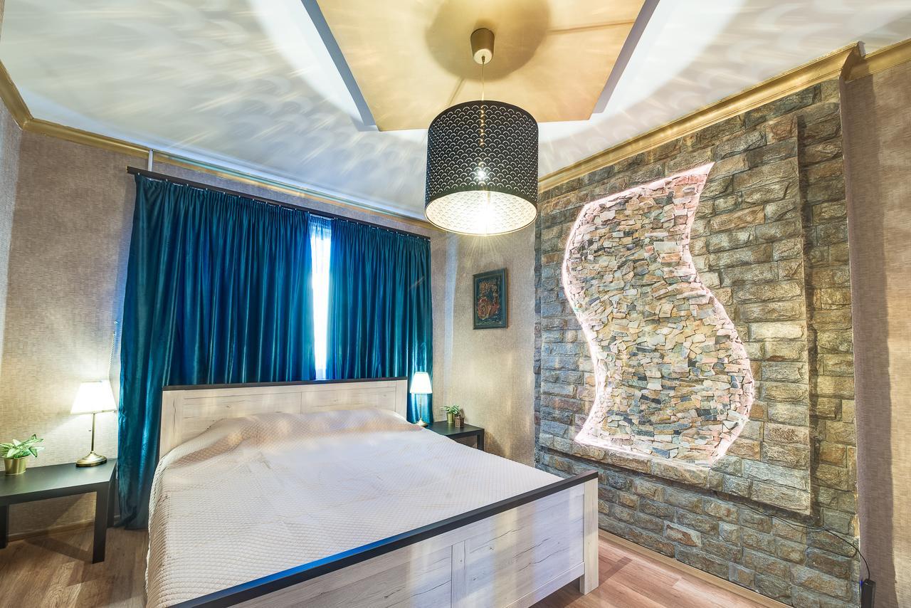 Unique Atmosphere With Golden Standard Design Sofia