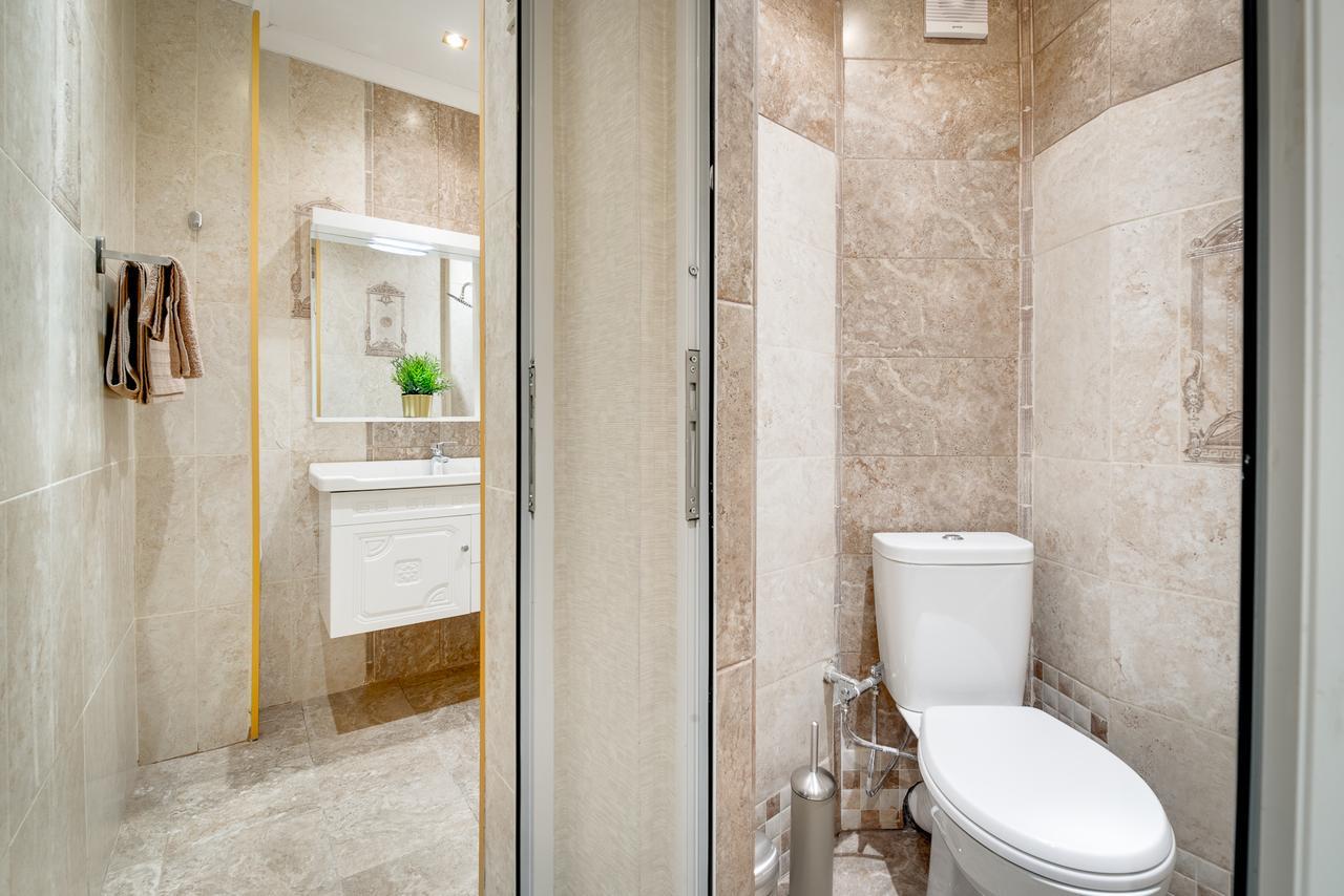 Unique Atmosphere With Golden Standard Design Sofia