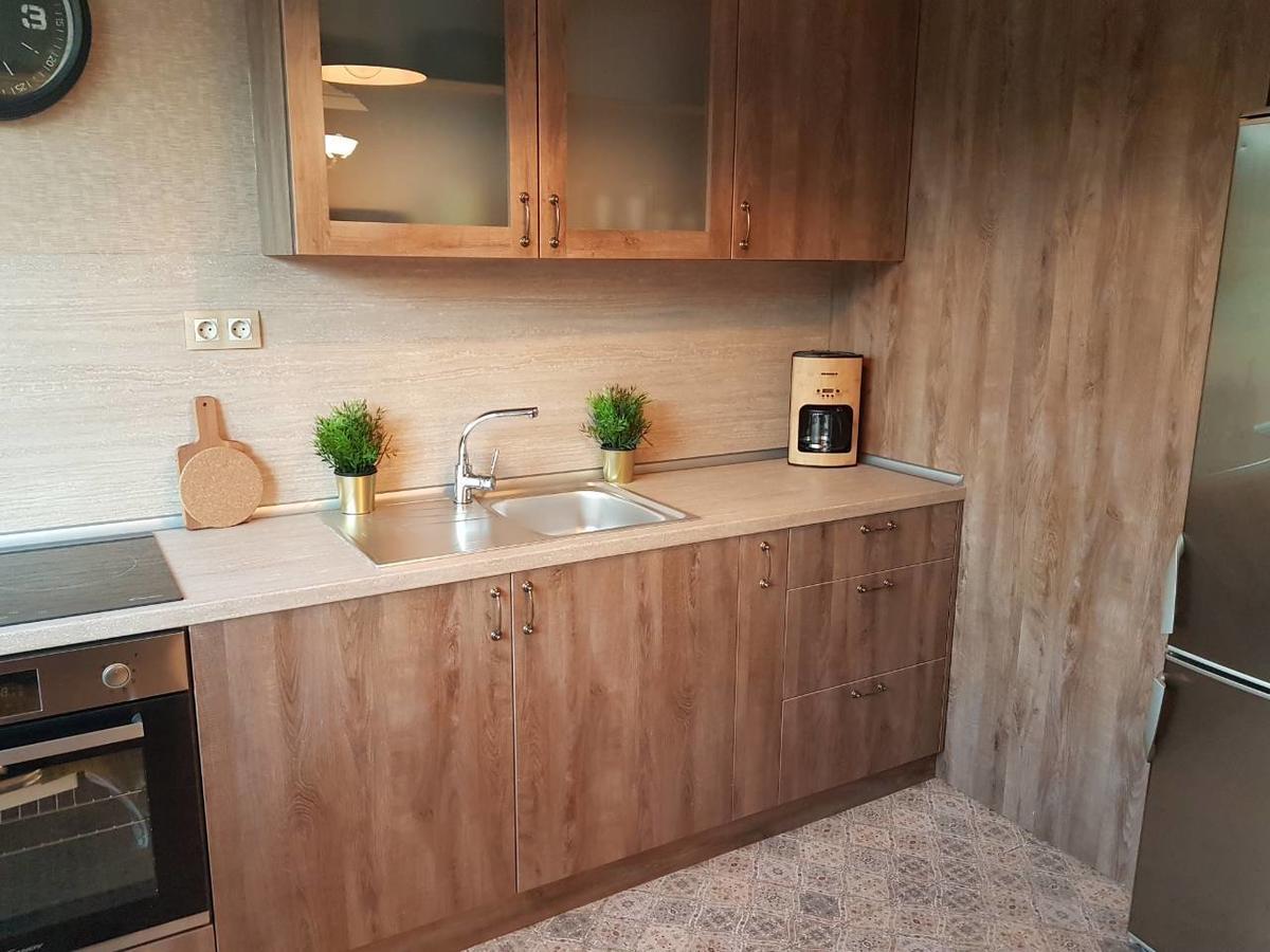 Unique Atmosphere With Golden Standard Design Apartemen *